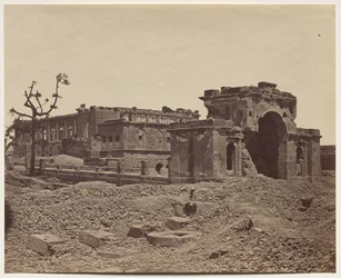 Gateway och bankettrum inne i residencyen, används som sjukhus av garnisonen