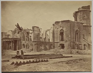 Residencyen framifrån, som visar rummet där Sir Henry Lawrence dödades