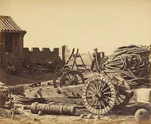 Interiör av Pehtang visar magasinet och träpistolen, 1 augusti 1860