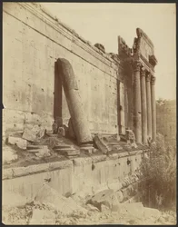 Baalbek, lutande kolonn