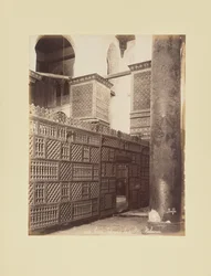 Kairo - Interiör i sultan Qalawuns moské