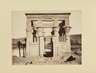Philae. Hypaetraltempel, framifrån, Egypten