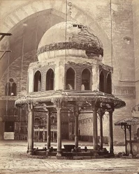 Tvättens fontän, i Sultan Hassans moské, i Kairo, Egypten