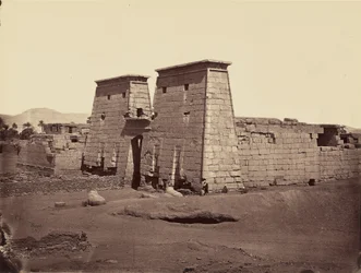 Översiktsvy över Ramses III:s tempel, Karnak, Thebe