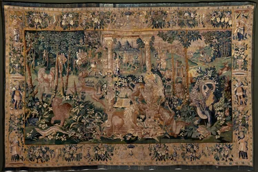 flamländsk gobeläng. Landskap med pergola och stora bestar, med 2 kolumner. Atelier i Oudenaarde. 319x508cm. Inv 0023. 1600-talet.