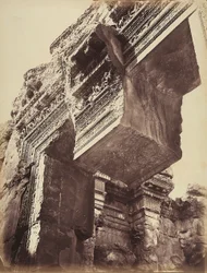 Detalj av ingången till ett tempel, i den arkeologiska zonen Heliopolis eller Baalbek, forntida syrisk stad, nu Libanoni