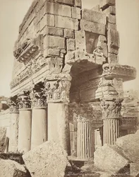 Detalj av pronaos av Bacchustemplet, i den arkeologiska zonen Heliopolis eller Baalbek, forntida syrisk stad, nu Libanon