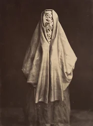 Turkisk kvinna i stadsklänning, 1870-tal.