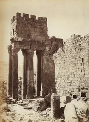 Ruinerna av Jupitertemplet eller solen, i den arkeologiska zonen Heliopolis eller Baalbek, forntida syrisk stad, nu Libanon