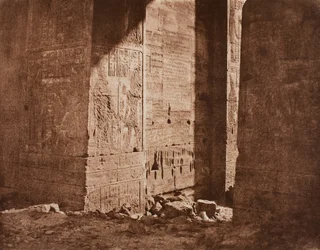 Första pylonen - fransk inskription ristad på den östra gränsen vid punkt H, ön Fila..., 1851