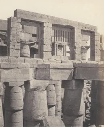 Karnak Thebe, Palace - Hypostyle Hall - Fönster och huvudstäder i ..., 1851-52, tryckt 1853-54.