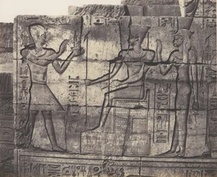 Karnak Thebe, Byggnad i ruiner - Skulpturer från innerväggen..., 1851-52, tryckt 1853-54.