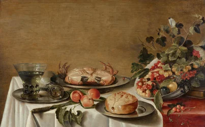 Stilleben med frukt, krabba och bröd