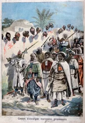 Kolonn av upproriska marockaner som togs till fånga i Tadla av Sultan Abdul-Hafizs armé, 1897.