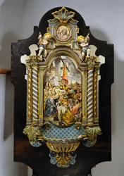 Stor vigvattenfont i målad majolika med central scen från målningen Adoration of the Magi av Francesco Solimena (1657-1747), Italien, 1900-talet