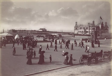 Rhyl. Paviljongen och piren, 1870-talet.