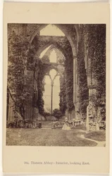 Tintern Abbey - interiör, vy mot öster