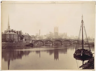 Worcester. Från Severn