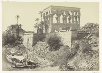 Trajanus kiosk på ön Philae i Nilen Faraos säng, ön Philae (titel på objekt)