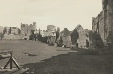 Borggården vid Manorbier Castle, Wales