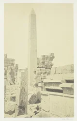 Obelisk och granit lotuspelare, Karnac, 1857.