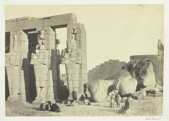 Osiris pelare och den stora stupade kolossen, vid Memnonium, Thebe, 1857.