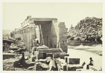 Kolonnaden, ön Philæ, 1857.