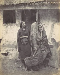 Tre ostindiska kvinnor, 1870-talet.