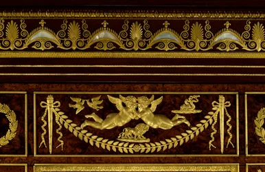 Möbler: detaljer om garderobens växthusjuveler av impress Josephine de Beauharnais (Marie-Joseph-Rose de Tascher de la Pagerie) (Marie Joseph Rose) (1763-1814) gjorda av trä, förgylld brons av Francois Jacob-Desmalter (Jacob Desmalter ) (1770-1841)