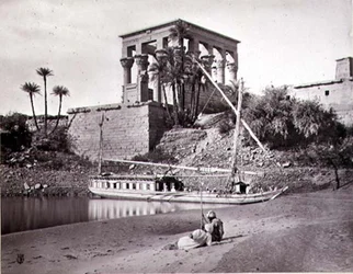 Trajans tempel, vy mot sydväst, Philae (svartvitt foto)