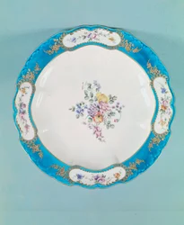 Tallrik dekorerad med ett blommönster, Sevres (porslin)