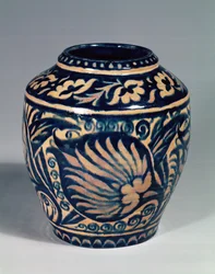 Vas från Bushey Heath Pottery