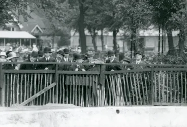 Kungen av Italien, Victor Emmanuel III, besökte London Zoo 1924