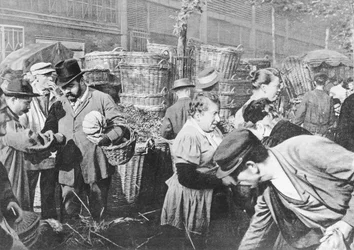 Sista försäljningen före klockan, rue Rambuteau, Les Halles, Paris, 1897