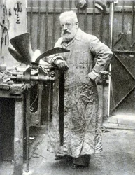 Porträtt av Fernand Forest (1851 - 1914), fransk uppfinnare (motor, bildelar...) - fotografi