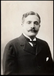 Porträtt av Pierre Decourcelle (1856-1926), fransk författare.