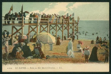 Vykort föreställande baden Marie-Christine i Le Havre, ca 1900 (färgat bw-foto)