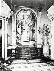 Vestibulen och onyxtrappan i Hotel de Paiva