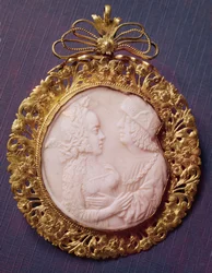 Cameo med två porträtt (elfenben och silver)