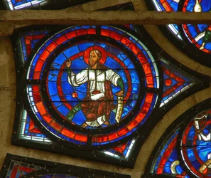 Detalj från östrosens fönster: St. Paul