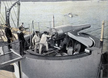 Kanonövning - i "Militäralbum"" - Marinen