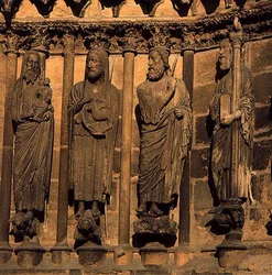 Fyra figurer från katedralens fasad, ca 1230-40 (kalksten)