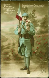 Hälsningsvykort för år 1916. En soldat som bär den franska flaggan med en pistol och ödmjukar doften av en bukett blommor i ett lantligt landskap. Färgvykort för 1916 års önskemål.