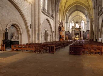 Invändig utsikt över Cathedrale d