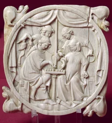 Spegelfodral föreställande ett parti schack, ca 1300
