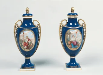 Ett par Sevres-vaser dekorerade med allegoriska figurer av Rättvisa och Republiken (porslin)