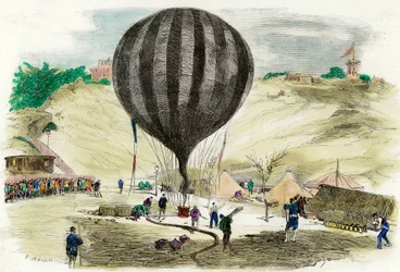 Paris högkvarter från 1870: vy av en av ballongerna som användes för kommunikation med omvärlden är placerad på Place Saint Pierre (Montmartre) i Paris. Gravyr från 1870 Privat samling
