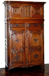 Picardie garderob med frimurardekoration, c.1740 (trä)