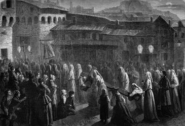 Procession av Penitents de Confalais, religiös sylt i södra Frankrike vid Puy en Velay, Haute Loire (43)