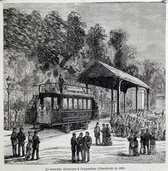 Framsteg inom transport: den elektriska spårvägen visade elektricitet 1881. Gravyr från 1800-talet